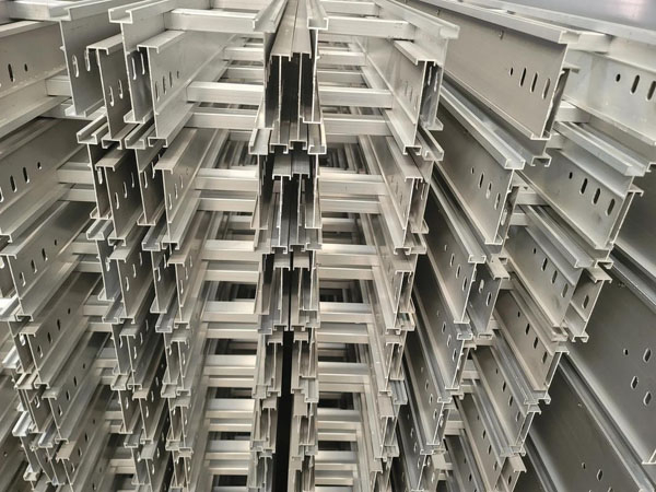 镀锌梯式桥架